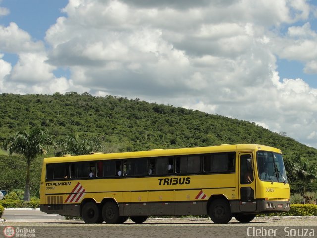 Viação Itapemirim 30035 na cidade de Ponto dos Volantes, Minas Gerais, Brasil, por Cleber Bus. ID da foto: 332711.