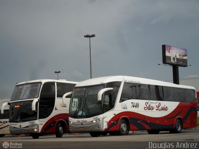 Expresso São Luiz 7440 na cidade de Goiânia, Goiás, Brasil, por Douglas Andrez. Número da foto: #307948.