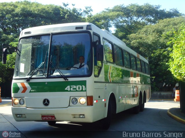 Cia. São Geraldo de Viação 4201 na cidade de São Paulo, São Paulo, Brasil, por Bruno Barros Sanger. Número da foto: #345421.