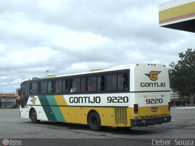 Empresa Gontijo de Transportes 9220 na cidade de Vitória da Conquista, Bahia, Brasil, por Cleber Bus. ID da foto: 349874.