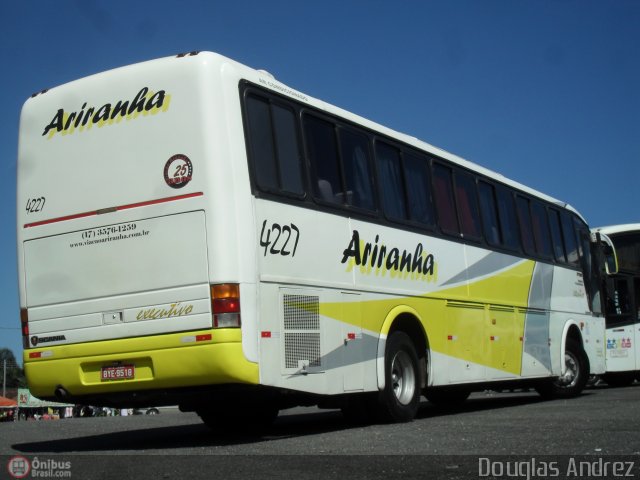 Viação Ariranha 4227 na cidade de Trindade, Goiás, Brasil, por Douglas Andrez. Número da foto: #360984.