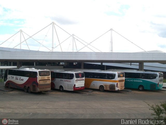Expresso São Luiz 7240 na cidade de Brasília, Distrito Federal, Brasil, por Daniel Rodrigues. Número da foto: #361190.