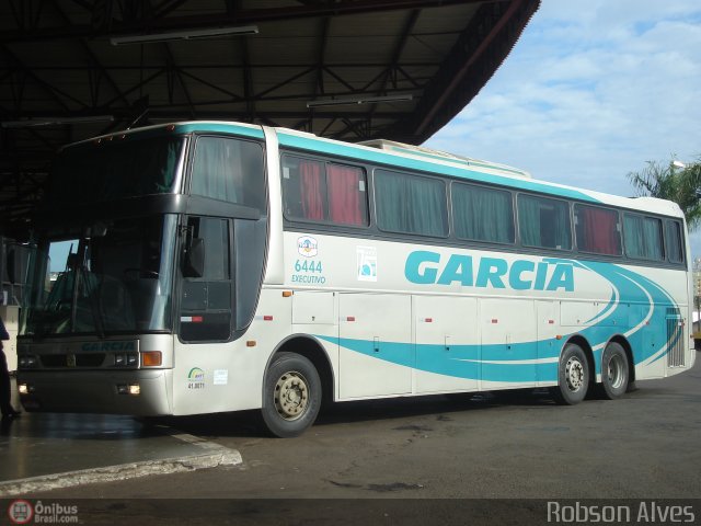 Viação Garcia 6444 na cidade de Londrina, Paraná, Brasil, por Robson Alves. Número da foto: #361503.