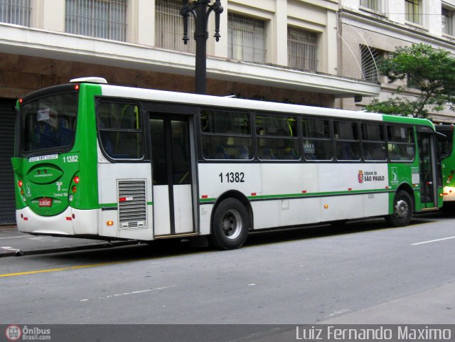 Viação Santa Brígida 1 1382 na cidade de São Paulo, São Paulo, Brasil, por Luiz Fernando Maximo. Número da foto: #363623.