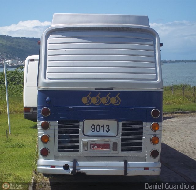 Ônibus Particulares 9013 na cidade de Florianópolis, Santa Catarina, Brasil, por Daniel Guardiola. Número da foto: #339178.