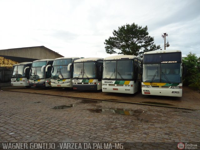 Empresa Gontijo de Transportes 8935 na cidade de Pirapora, Minas Gerais, Brasil, por Wagner Gontijo Várzea da Palma-mg. ID da foto: 340019.