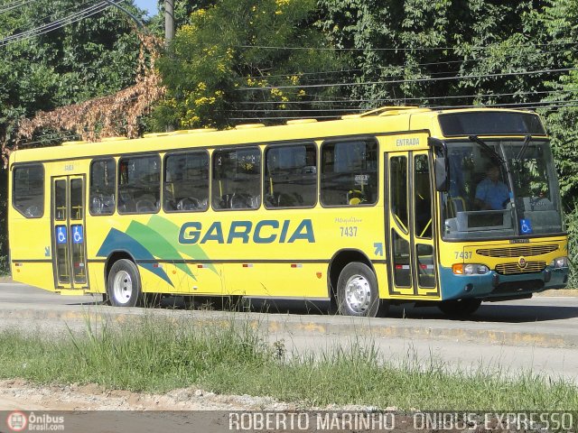 Viação Garcia 7437 na cidade de Duque de Caxias, Rio de Janeiro, Brasil, por Roberto Marinho - Ônibus Expresso. Número da foto: #381941.
