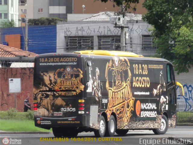 Nacional Expresso 32305 na cidade de Curitiba, Paraná, Brasil, por Paulo Roberto Chulis. Número da foto: #384779.