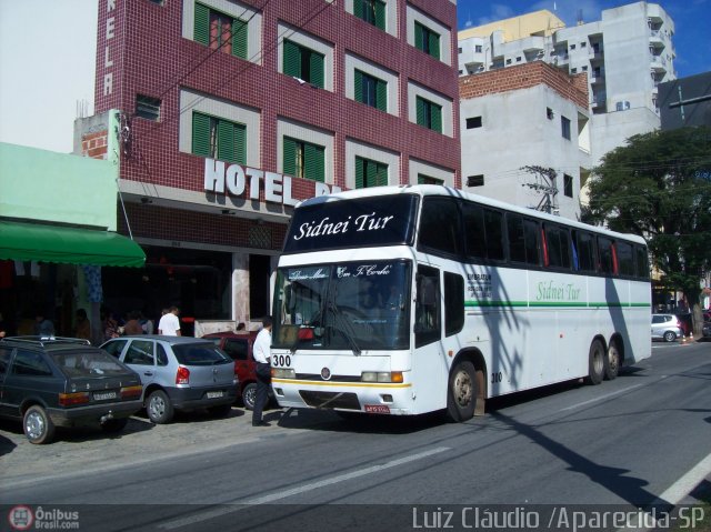 Sidnei Tur 300 na cidade de Aparecida, São Paulo, Brasil, por Luiz Krolman. Número da foto: #367007.