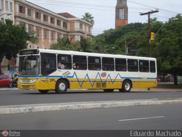 Trevo Transportes Coletivos 1077 na cidade de Porto Alegre, Rio Grande do Sul, Brasil, por Eduardo Machado. ID da foto: 390092.