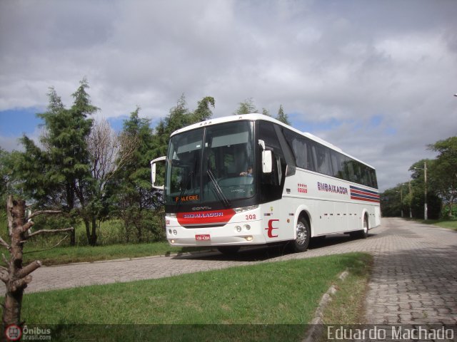 Expresso Embaixador 302 na cidade de Pelotas, Rio Grande do Sul, Brasil, por Eduardo Machado. Número da foto: #392171.