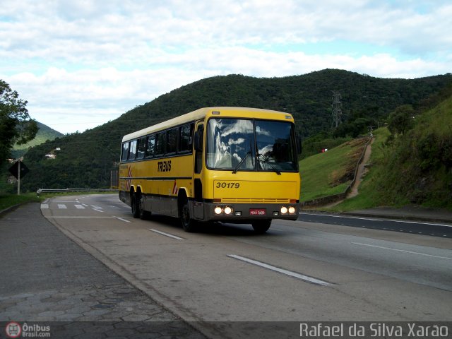 Viação Itapemirim 30179 na cidade de Petrópolis, Rio de Janeiro, Brasil, por Rafael da Silva Xarão. ID da foto: 392631.