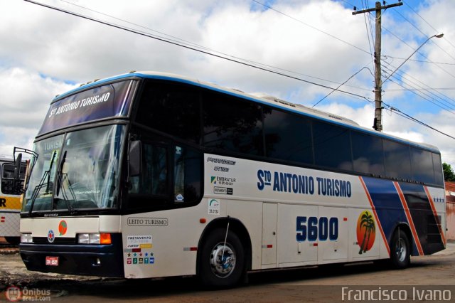 Santo Antônio Turismo 5600 na cidade de Marília, São Paulo, Brasil, por Francisco Ivano. Número da foto: #399676.