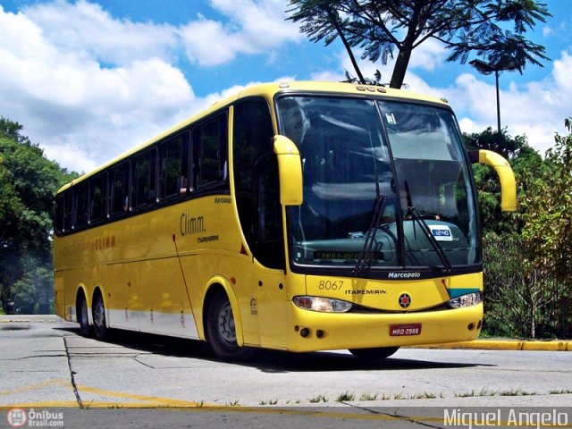 Viação Itapemirim 8067 na cidade de São Paulo, São Paulo, Brasil, por Miguel Angelo. ID da foto: 369681.