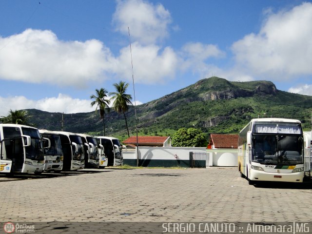 Empresa Gontijo de Transportes Garagem AMJ na cidade de Almenara, Minas Gerais, Brasil, por Sérgio Augusto Braga Canuto. ID da foto: 420371.