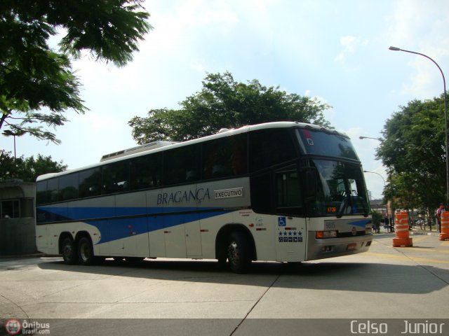 Auto Viação Bragança 9815 na cidade de São Paulo, São Paulo, Brasil, por Celso  Junior. Número da foto: #427675.