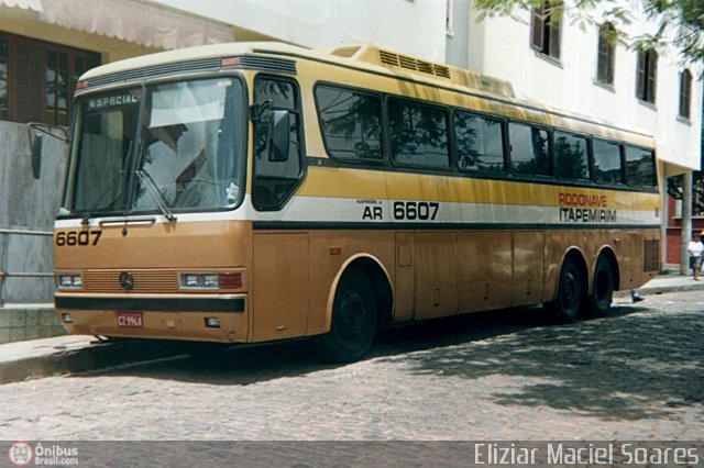 Viação Itapemirim 6607 na cidade de Manhuaçu, Minas Gerais, Brasil, por Eliziar Maciel Soares. ID da foto: 429943.