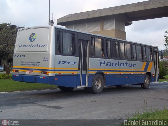 Paulotur Transporte e Turismo 1713 na cidade de Florianópolis, Santa Catarina, Brasil, por Daniel Guardiola. Número da foto: #449497.