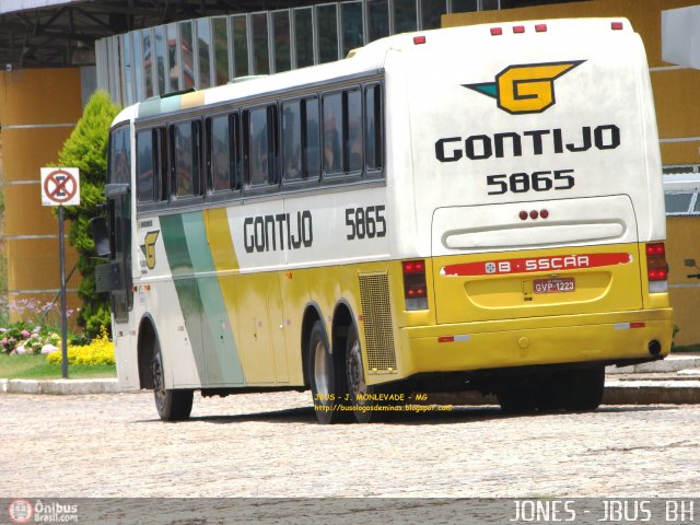 Empresa Gontijo de Transportes 5865 na cidade de João Monlevade, Minas Gerais, Brasil, por Jones Bh. Número da foto: #451187.