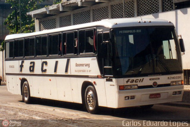 Fácil Transportes e Turismo RJ 140.030 na cidade de Rio de Janeiro, Rio de Janeiro, Brasil, por Carlos Eduardo Lopes. Número da foto: #455178.
