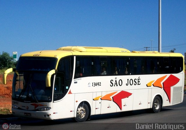 Expresso São José do Tocantins 13692 na cidade de Taguatinga, Distrito Federal, Brasil, por Daniel Rodrigues. Número da foto: #460174.