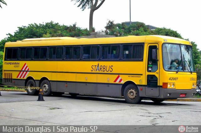 Viação Itapemirim 42007 na cidade de São Paulo, São Paulo, Brasil, por Francisco Ivano. Número da foto: #460365.
