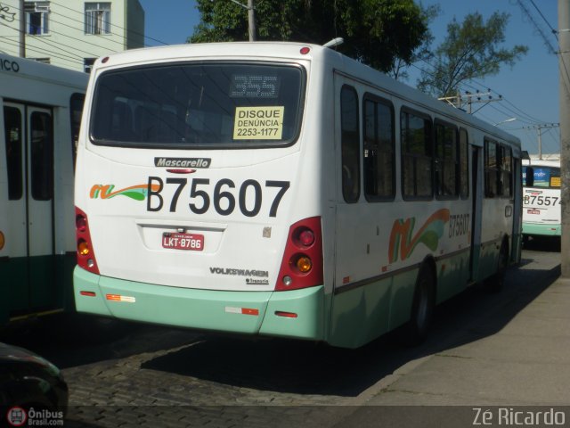 Viação Madureira Candelária B75607 na cidade de Rio de Janeiro, Rio de Janeiro, Brasil, por Zé Ricardo Reis. ID da foto: 465143.