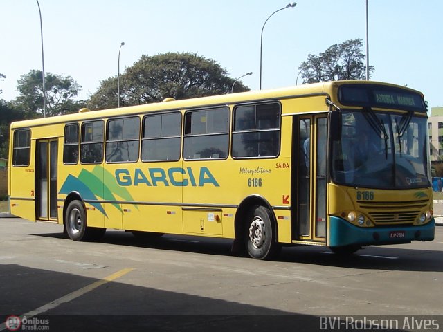 Viação Garcia 6166 na cidade de Maringá, Paraná, Brasil, por Robson Alves. ID da foto: 466470.