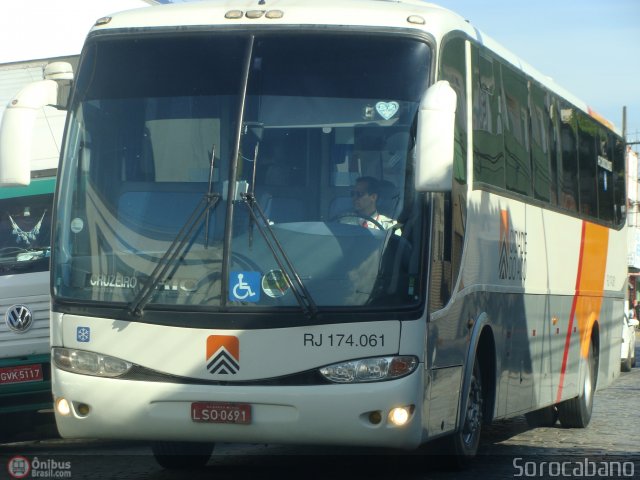 Viação Cidade do Aço RJ 174.061 na cidade de Cruzeiro, São Paulo, Brasil, por Elias  Junior. Número da foto: #471932.
