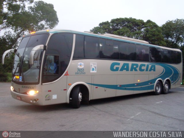 Viação Garcia 7451 na cidade de Curitiba, Paraná, Brasil, por Wanderson Costa Silva. ID da foto: 444422.