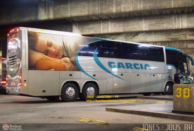 Viação Garcia 7004 na cidade de Curitiba, Paraná, Brasil, por Jones Bh. Número da foto: #445792.