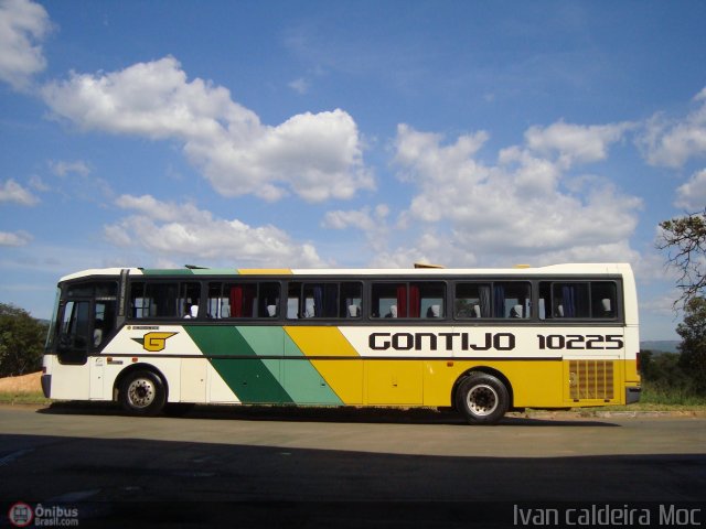 Empresa Gontijo de Transportes 10225 na cidade de Montes Claros, Minas Gerais, Brasil, por Ivan Caldeira Moc. ID da foto: 496860.