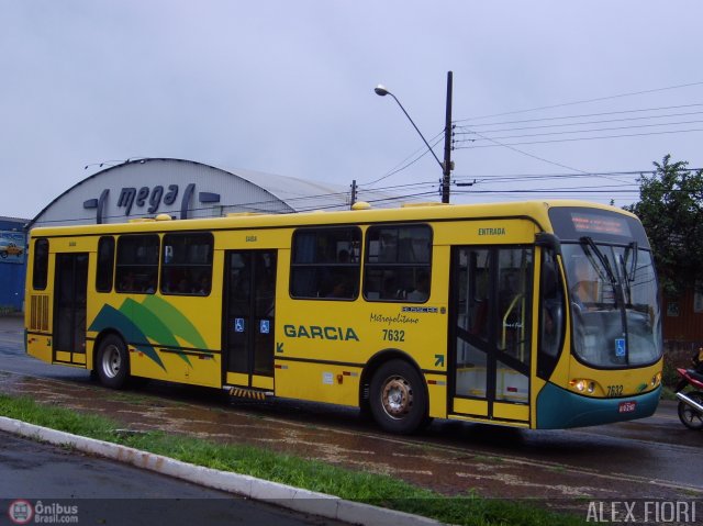 Viação Garcia 7632 na cidade de Arapongas, Paraná, Brasil, por Alex Fiori. Número da foto: #505656.