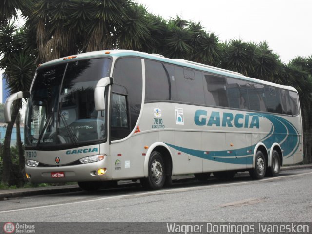Viação Garcia 7810 na cidade de Curitiba, Paraná, Brasil, por Wagner Domingos Ivanesken. Número da foto: #506700.