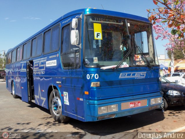 Elles Turismo 070 na cidade de Trindade, Goiás, Brasil, por Douglas Andrez. Número da foto: #506321.