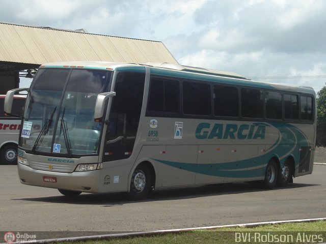 Viação Garcia 6958 na cidade de Paranavaí, Paraná, Brasil, por Robson Alves. Número da foto: #476734.