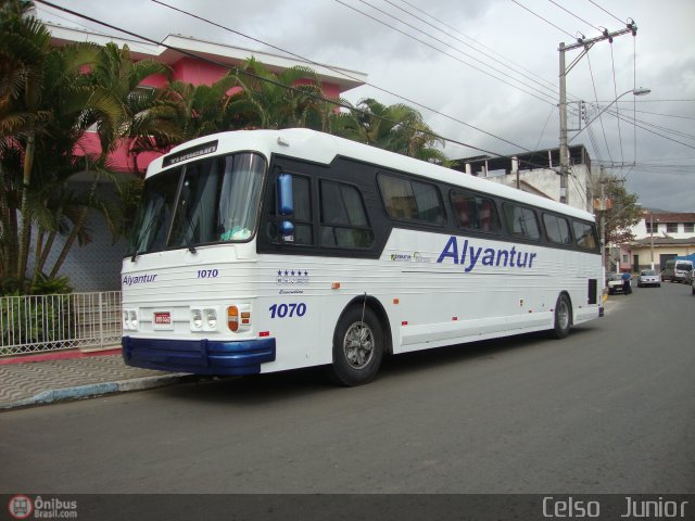 Alyantur Transporte e Turismo 1070 na cidade de Aparecida, São Paulo, Brasil, por Celso  Junior. Número da foto: #512147.