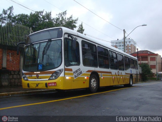 Companhia Carris Porto-Alegrense 0709 na cidade de Porto Alegre, Rio Grande do Sul, Brasil, por Eduardo Machado. Número da foto: #478243.