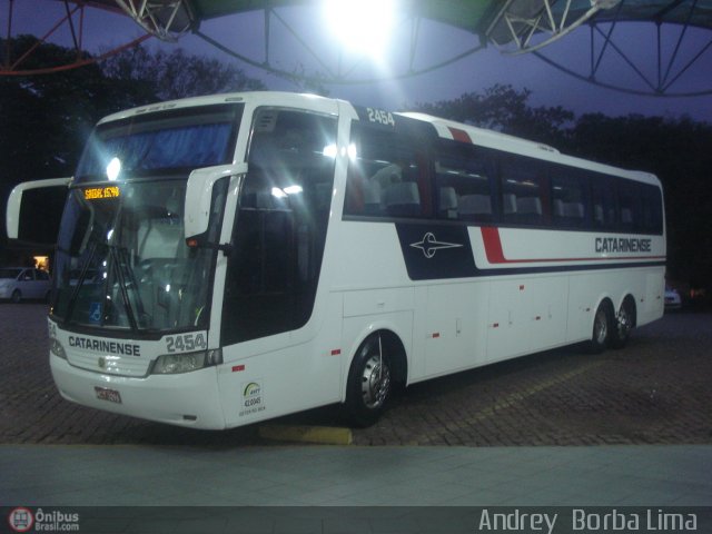 Auto Viação Catarinense 2454 na cidade de Joinville, Santa Catarina, Brasil, por Andrey  Lima. Número da foto: #477081.