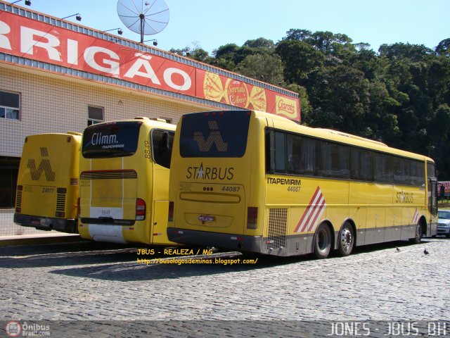 Viação Itapemirim 44087 na cidade de Manhuaçu, Minas Gerais, Brasil, por Jones Bh. Número da foto: #514891.
