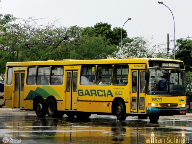 Viação Garcia 6823 na cidade de Maringá, Paraná, Brasil, por Willian Schimitt. ID da foto: 515632.