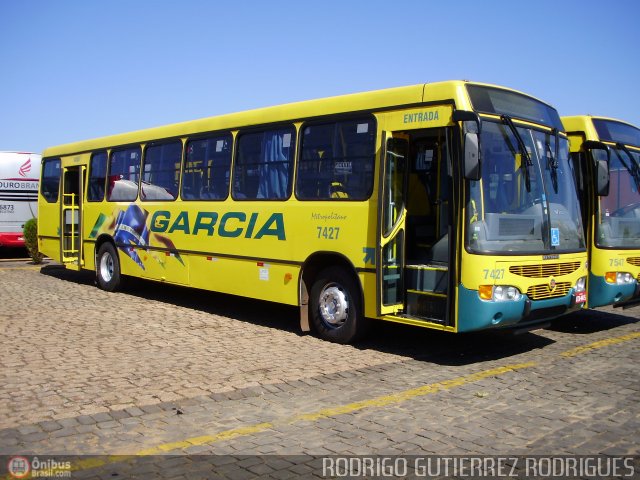 Viação Garcia 7427 na cidade de Londrina, Paraná, Brasil, por Rodrigo  Gutierrez Rodrigues. Número da foto: #539820.