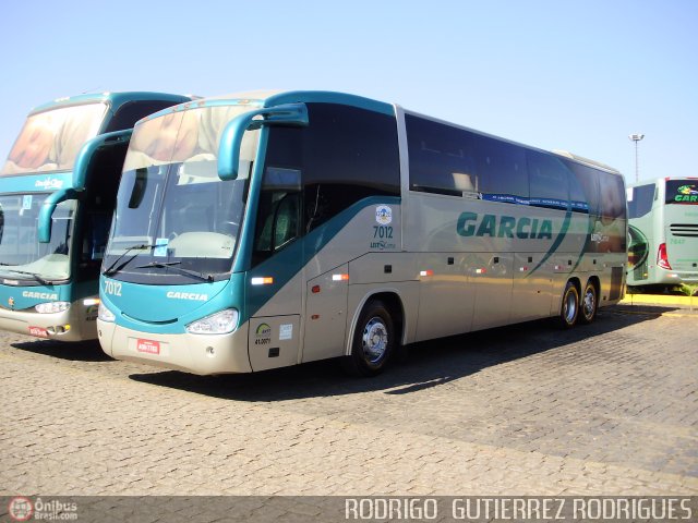 Viação Garcia 7012 na cidade de Londrina, Paraná, Brasil, por Rodrigo  Gutierrez Rodrigues. Número da foto: #539837.