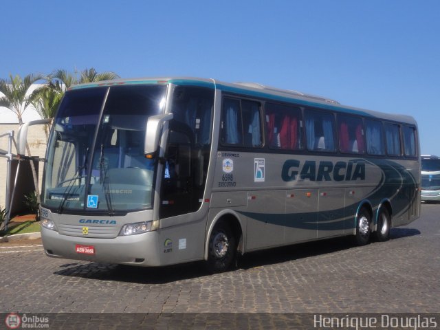 Viação Garcia 6598 na cidade de Londrina, Paraná, Brasil, por Henrique Douglas. Número da foto: #542555.