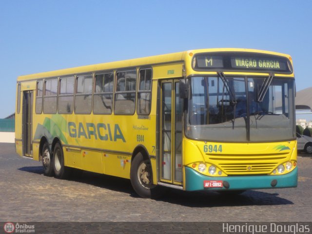 Viação Garcia 6944 na cidade de Londrina, Paraná, Brasil, por Henrique Douglas. ID da foto: 542539.