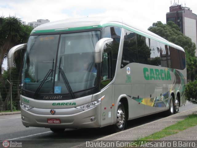 Viação Garcia 7866 na cidade de Curitiba, Paraná, Brasil, por Davidson  Gomes. Número da foto: #517673.