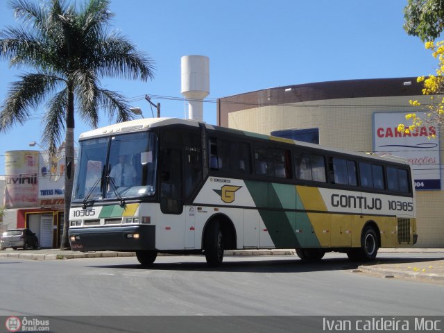 Empresa Gontijo de Transportes 10385 na cidade de Montes Claros, Minas Gerais, Brasil, por Ivan Caldeira Moc. ID da foto: 554167.