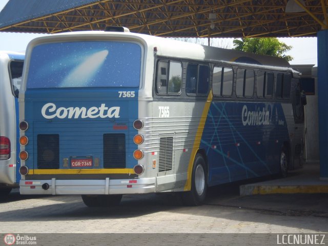Viação Cometa 7365 na cidade de São Miguel Arcanjo, São Paulo, Brasil, por Luis Nunez. Número da foto: #571884.