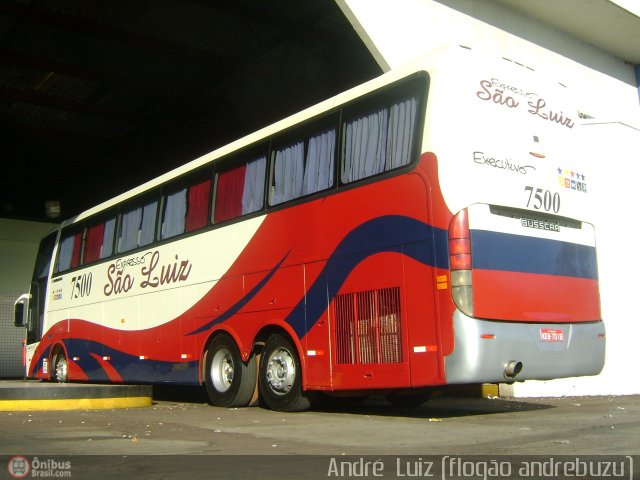Expresso São Luiz 7500 na cidade de Goiânia, Goiás, Brasil, por André  Luiz. Número da foto: #584793.
