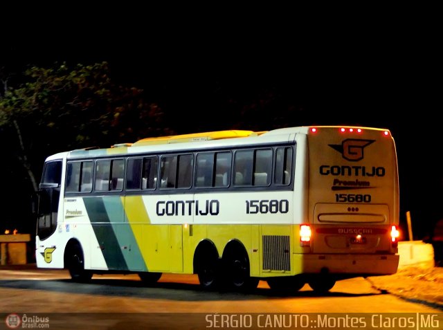 Empresa Gontijo de Transportes 15680 na cidade de Montes Claros, Minas Gerais, Brasil, por Sérgio Augusto Braga Canuto. Número da foto: #588932.